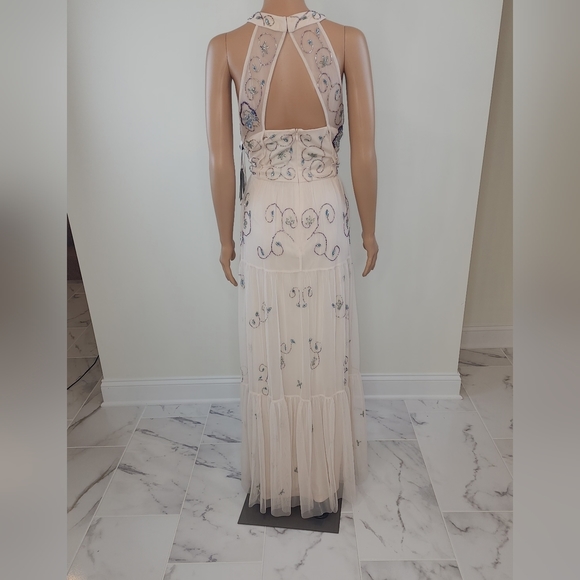 Adrianna Papell Sleeveless Halter Neck Beaded Mesh Keyhole Back Detail - Picture 6 of 12